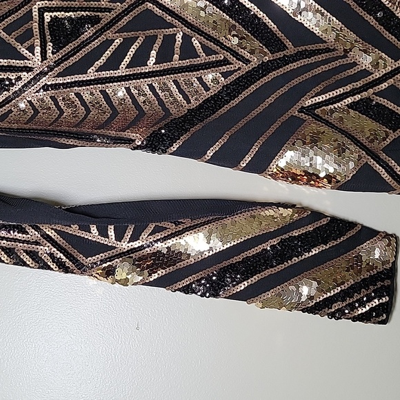 Express Black/Gold Long Sleeve Sequined Aztec Print V-Neck XS Bodycon NTW - Picture 5 of 9